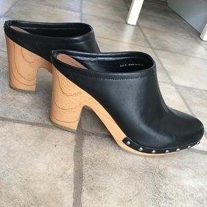 Revel mule clogs